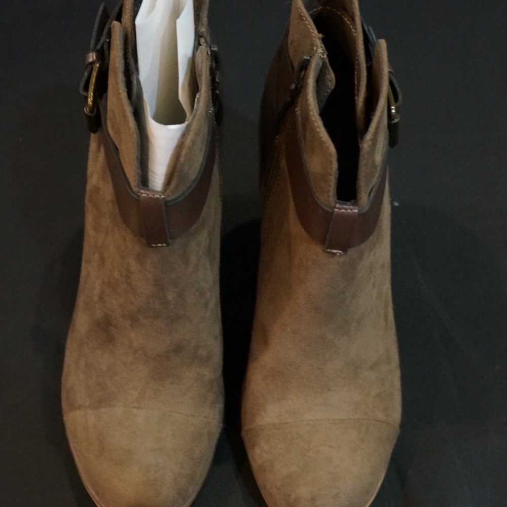 NWOB Lime Light Bootie size 8